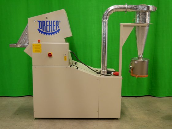 Dreher Delta 20/40 造粒机，用于减小中等截面注塑模具或中空塑料体的尺寸