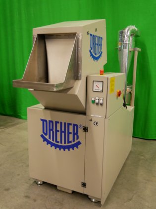 Dreher Delta 20/40 造粒机，用于减小中等截面注塑模具或中空塑料体的尺寸