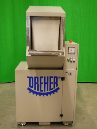 Dreher Delta 20/40 造粒机，用于减小中等截面注塑模具或中空塑料体的尺寸
