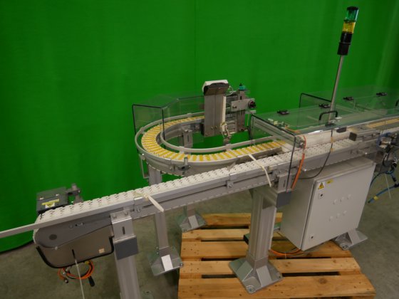 用于将折叠箱翻转 180° 的 Remmler +