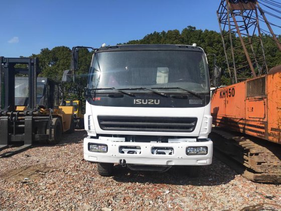 2017 Isuzu ISUZU 6*4 dump
