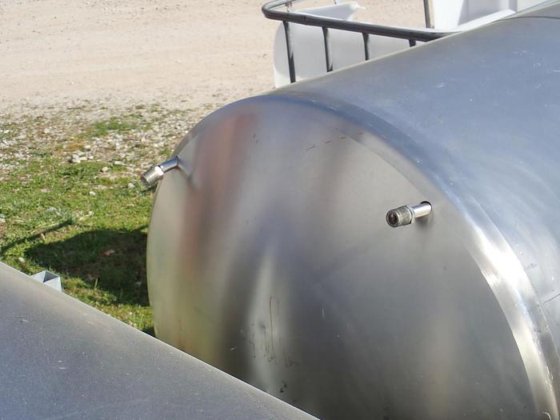 輸送タンク(3個)