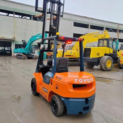2023 TOYOTA 3.5 tons