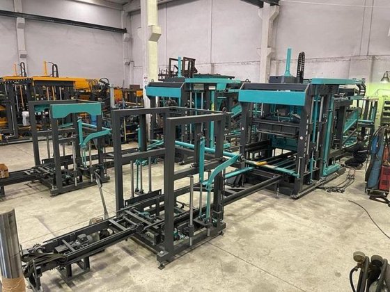 ブロック、レンガ、舗装材製造機