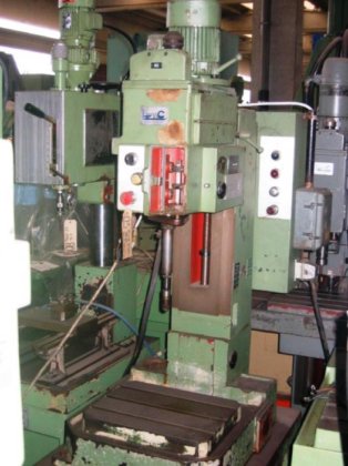 ZUCCA CIELO T 10 螺纹攻丝机工作台