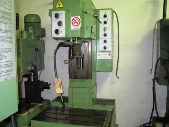 JOANNES T 16 螺纹攻丝机底座