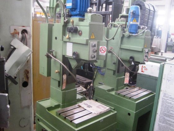 JOANNES T 16 螺纹攻丝机底座