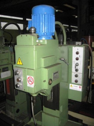 JOANNES T 16 螺纹攻丝机底座