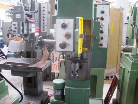 JOANNES T 16 螺纹攻丝机工作台