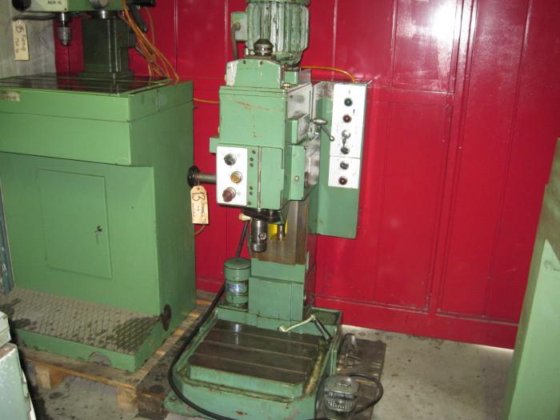 JOANNES T 16 螺纹攻丝机工作台