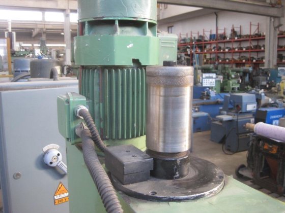 FAMUP MDR 16 螺纹攻丝机底座