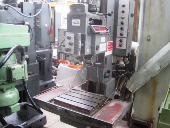 ZUCCA CIELO T 10 鎚孔機柱