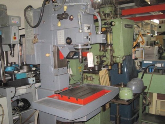 JOANNES T 16 螺纹攻丝机立柱