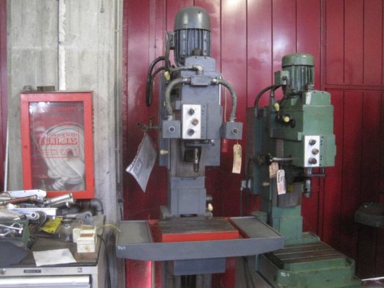 JOANNES T 16 螺纹攻丝机立柱