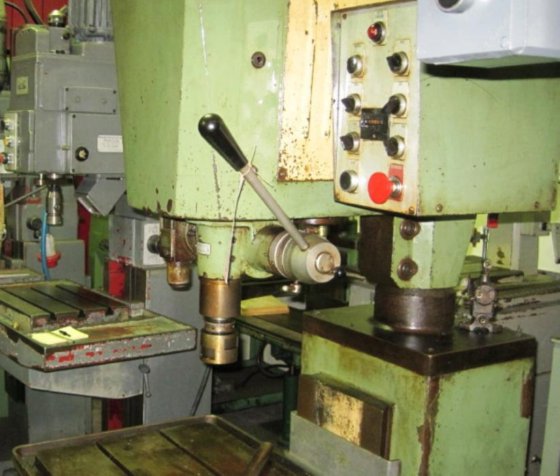 RECORD M 35 タッピング機コラム