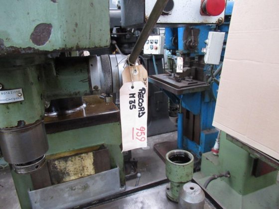 RECORD M 35 タッピング機コラム