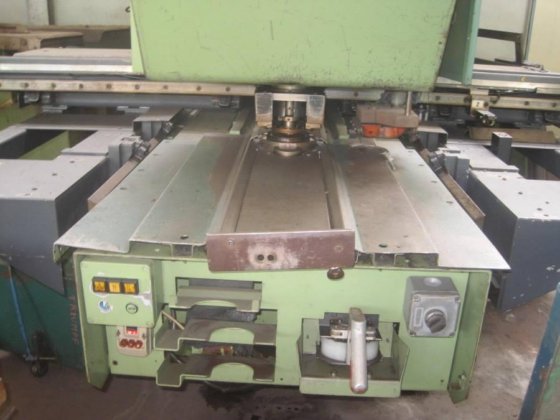 1983 TRUMPF TRUMATIC 225 液压冲床