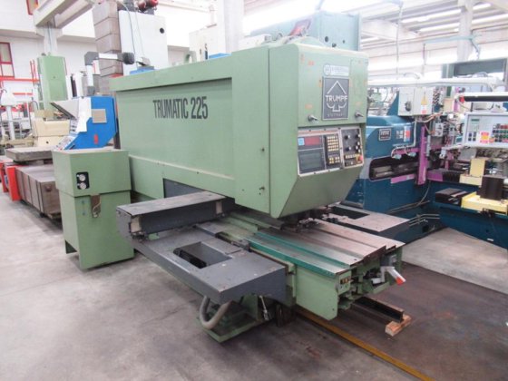 1983 TRUMPF TRUMATIC 225 液压冲床