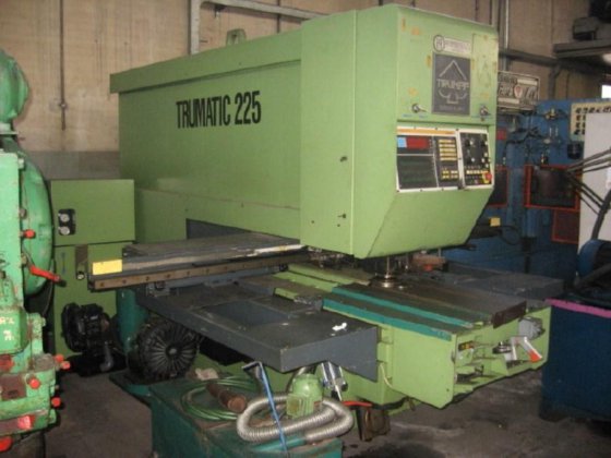1983 TRUMPF TRUMATIC 225 液压冲床