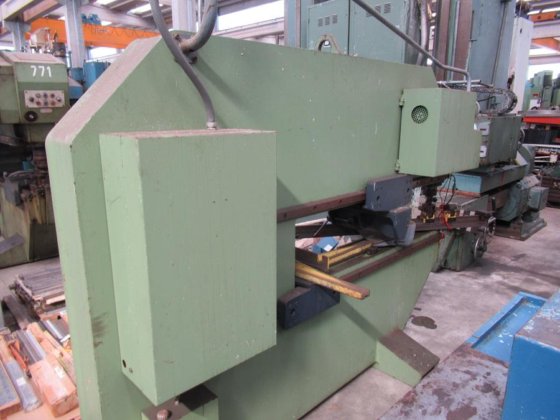 TRUMPF CN 901 打孔与去毛刺机