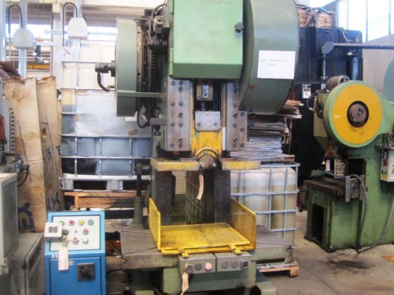 INVERPRESS TIAR/S 金属框架压力机