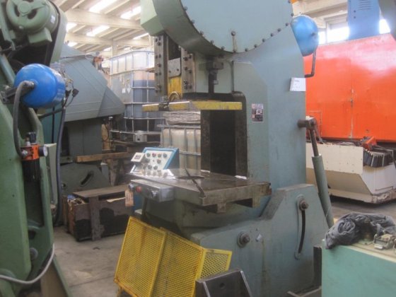 INVERPRESS TIAR/S 金属框架压力机