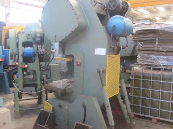 INVERPRESS TIAR/S 金属框架压力机