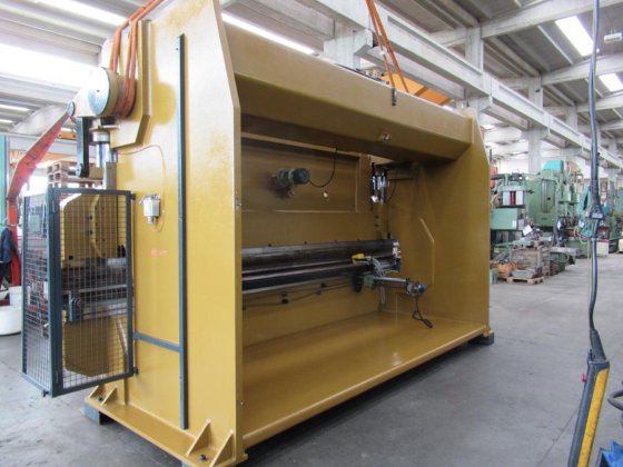 SOMO 250 T 液压冲弯机