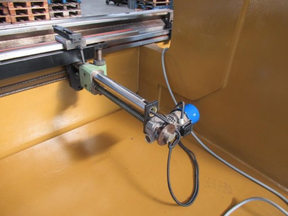 SOMO 250 T 液压冲弯机