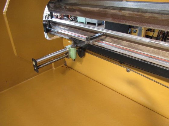 SOMO 250 T 液压冲弯机