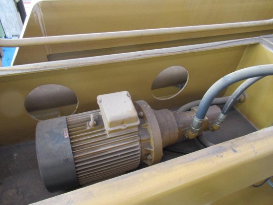 SOMO 250 T 液压冲弯机