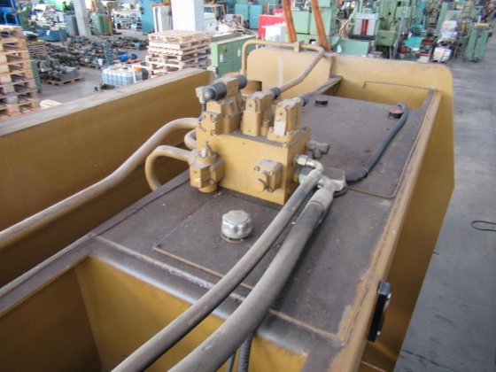 SOMO 250 T 液压冲弯机