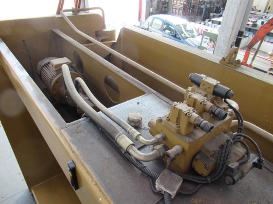 SOMO 250 T 液压冲弯机