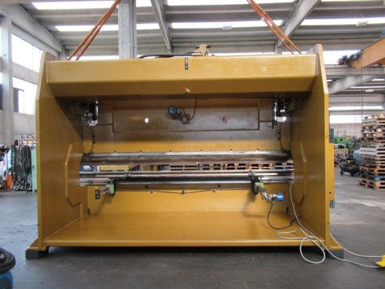 SOMO 250 T 液压冲弯机