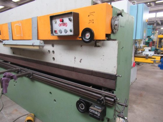 OMAG POL 3525 液压冲折机