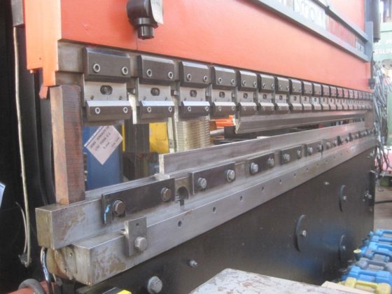 1983 SCHIAVI STPC 204 液压折弯机