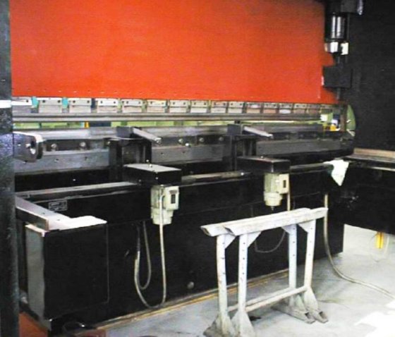 1983 SCHIAVI STPC 204 液压折弯机