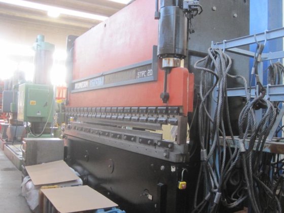 1983 SCHIAVI STPC 204 液压折弯机