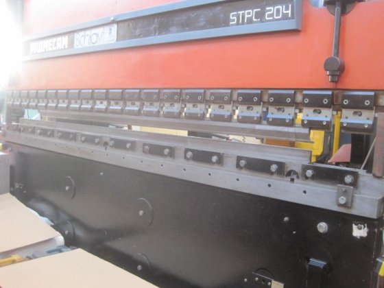 1983 SCHIAVI STPC 204 液压折弯机