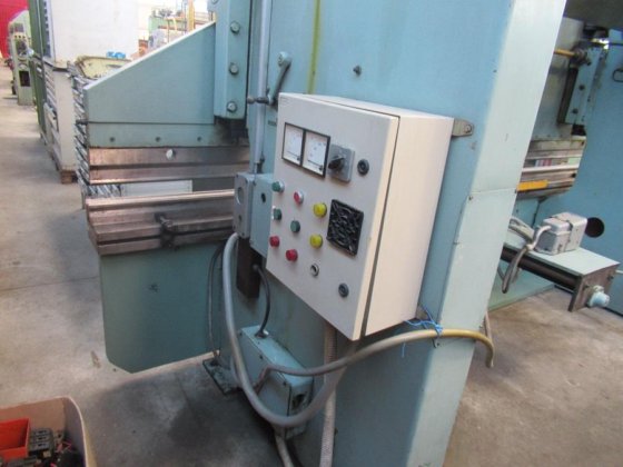 1984 STANKOIMPORT И 1330 A