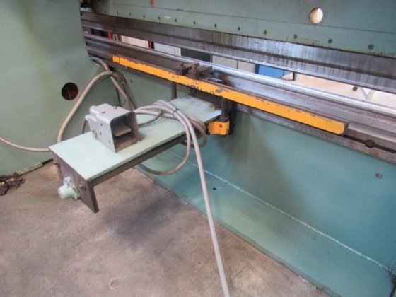 1984 STANKOIMPORT И 1330 A