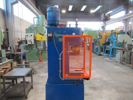 ブロシ KTB 5 C-フレーム油圧プレス