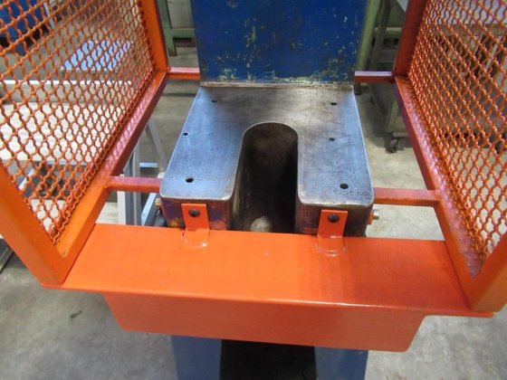 ブロシ KTB 5 C-フレーム油圧プレス