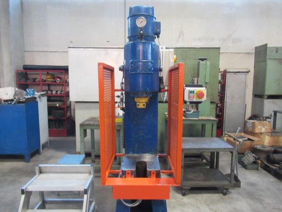 BROSI KTB 5 C-Frame 液压压力机