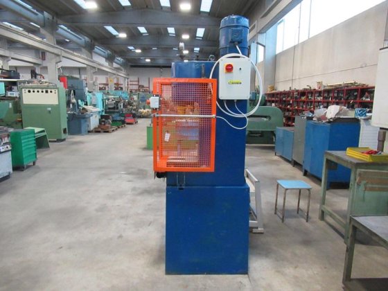 ブロシ KTB 5 C-フレーム油圧プレス