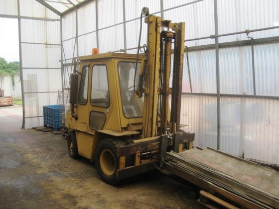 CATERPILLAR V 80 D 柴油