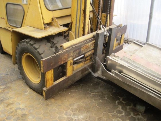 CATERPILLAR V 80 D 柴油