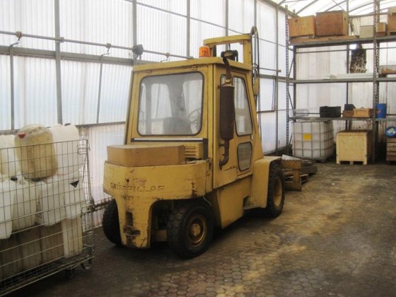 CATERPILLAR V 80 D 柴油