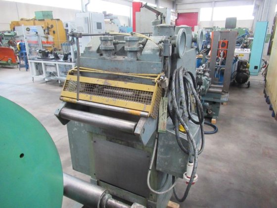 SARONNI 25 / 500 纠正机带托辊