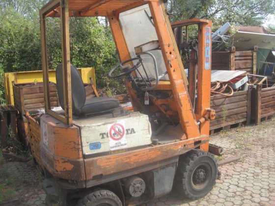 丰田 15 电动举升车